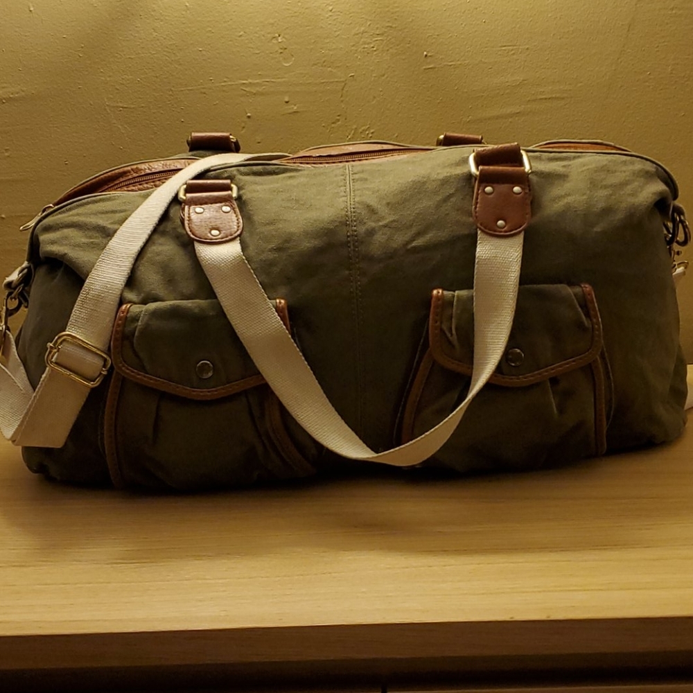 H&M Green tote bag with Cream adjustable strap